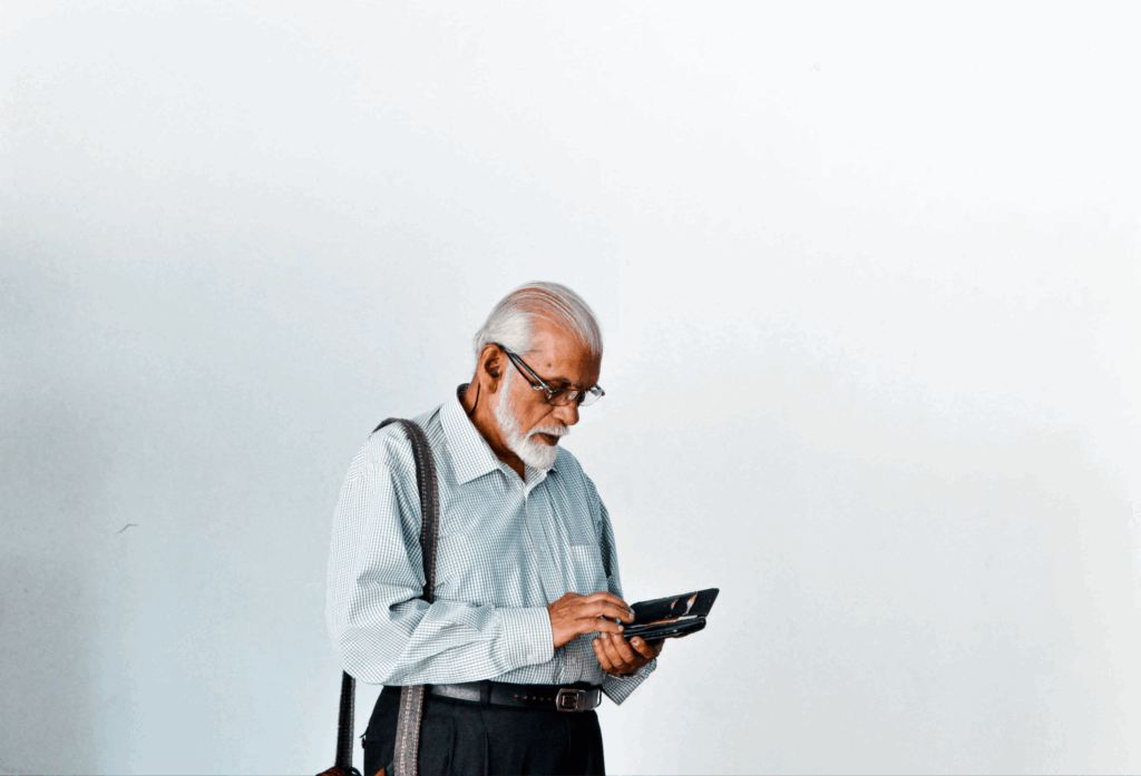 persona che utilizza terapia digitale nel telefono